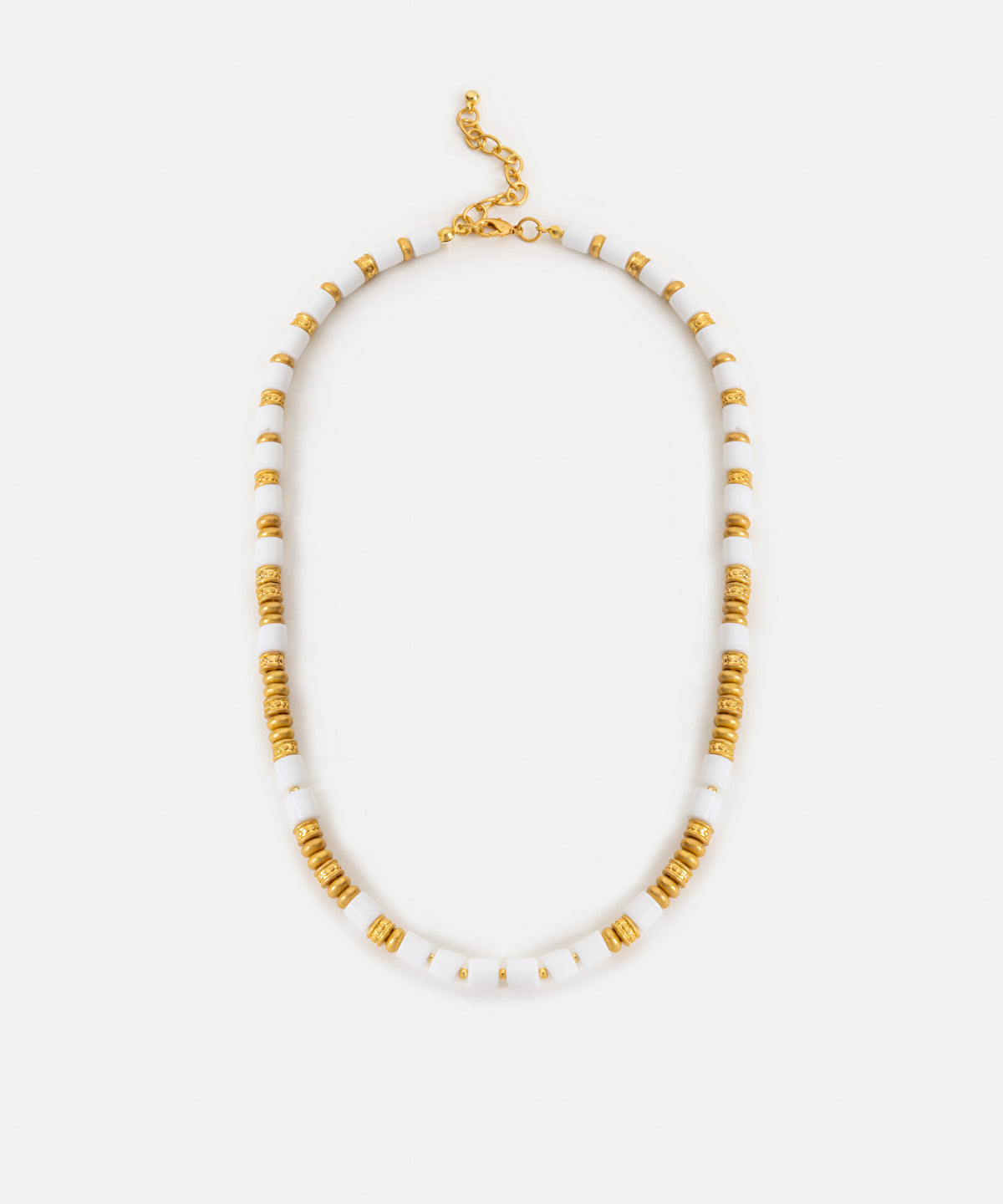 Contrast color necklace