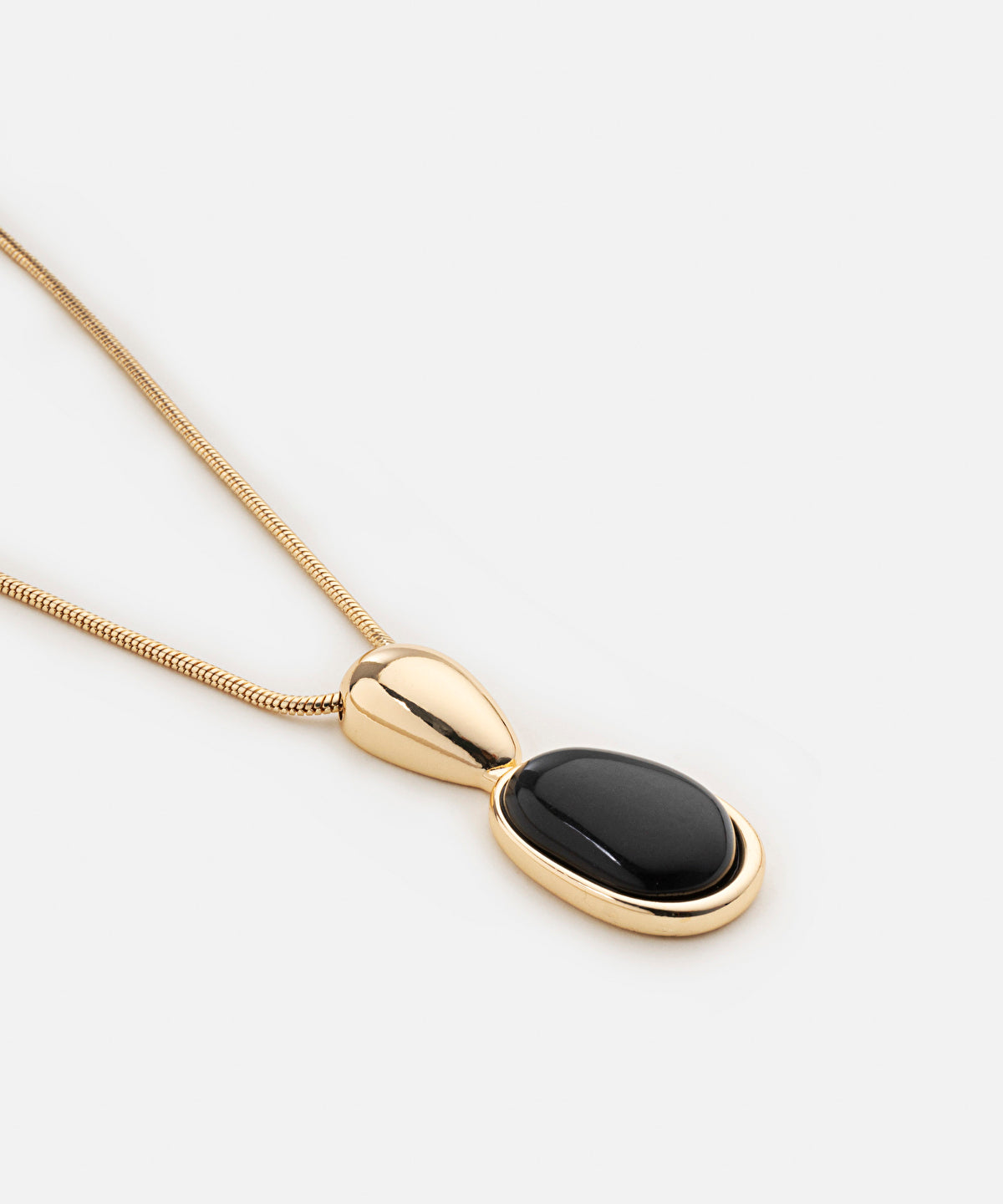 Chain necklace with resin pendant