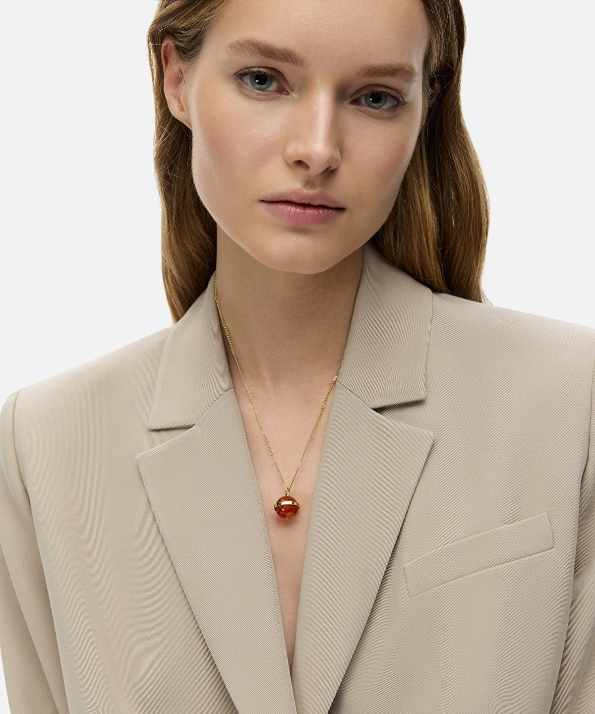 Metal necklace with contrasting pendant