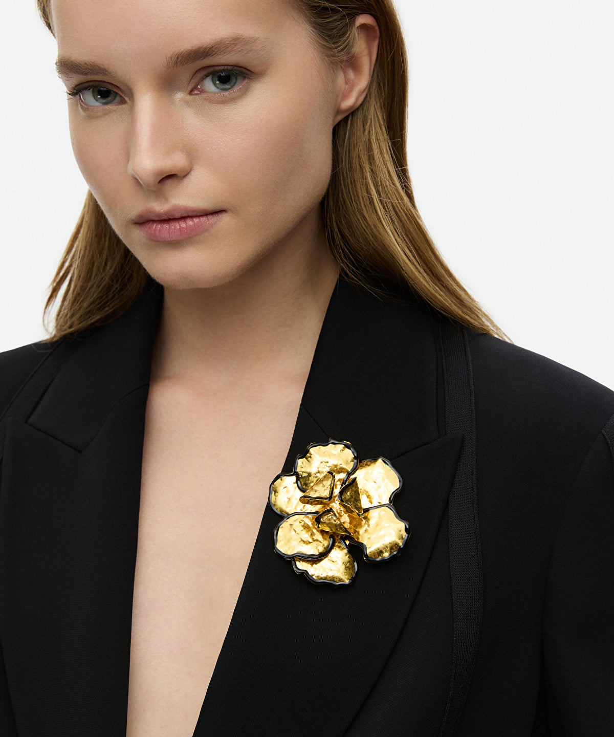 Flower brooch