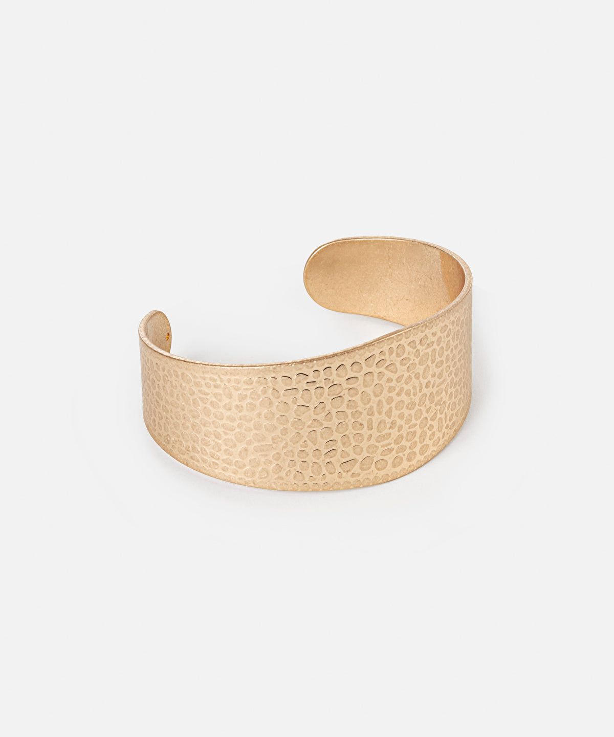 Zoomed Textured Plate Bracelet