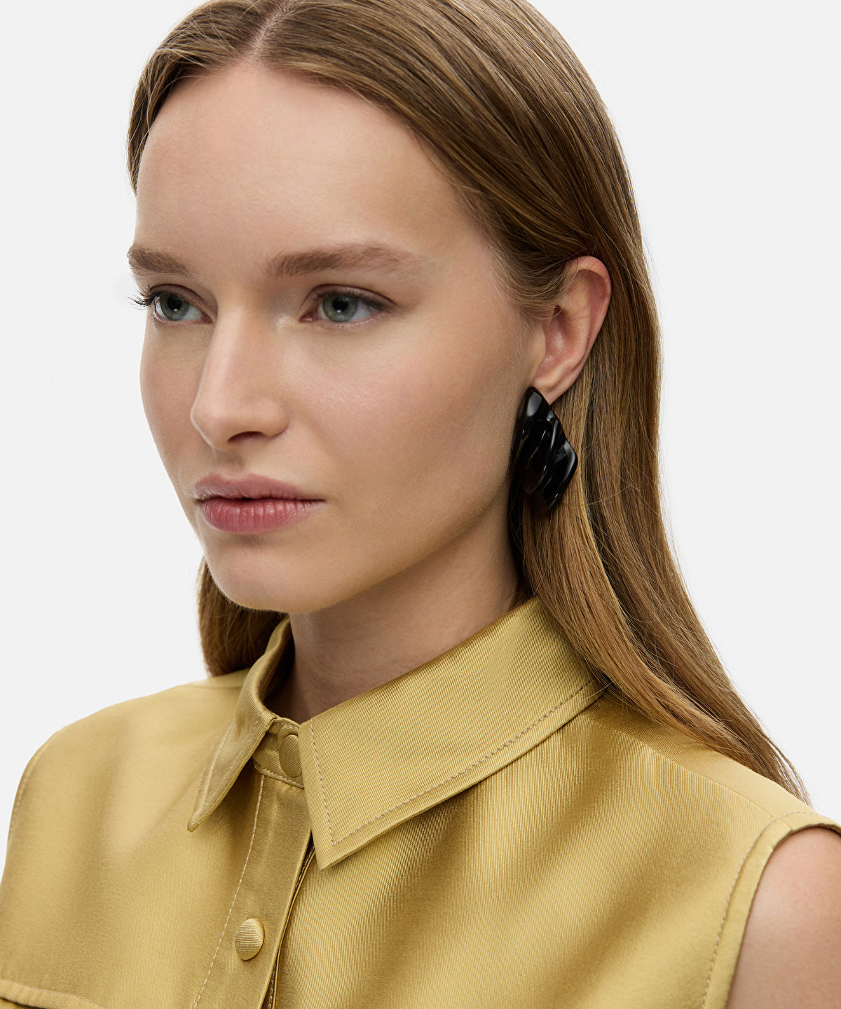 Zoomed Multi-Piece Resin Earrings