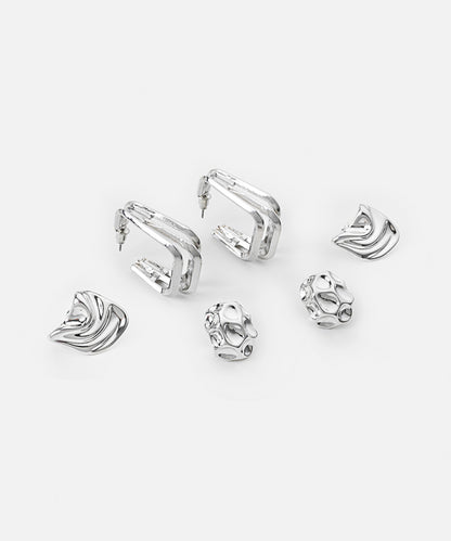 Pack of metal earrings