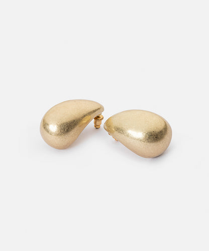 Drop shaped metal earrings