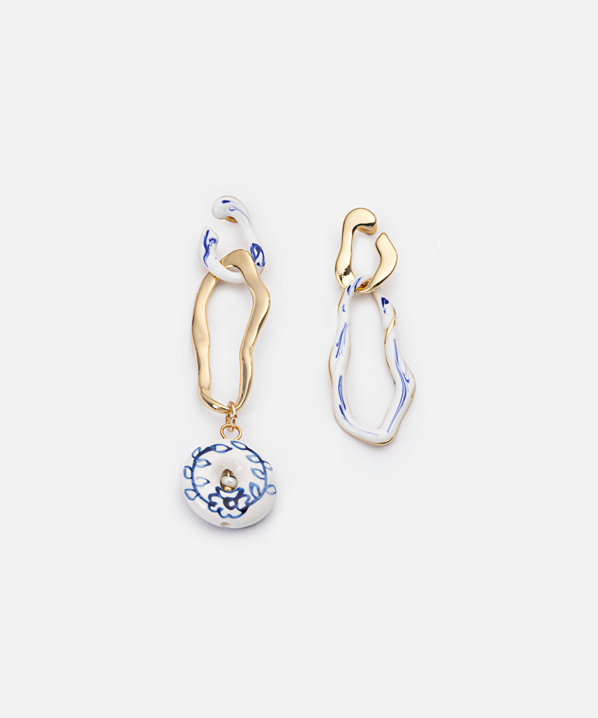 Zoomed Dangling Asymmetric Earrings
