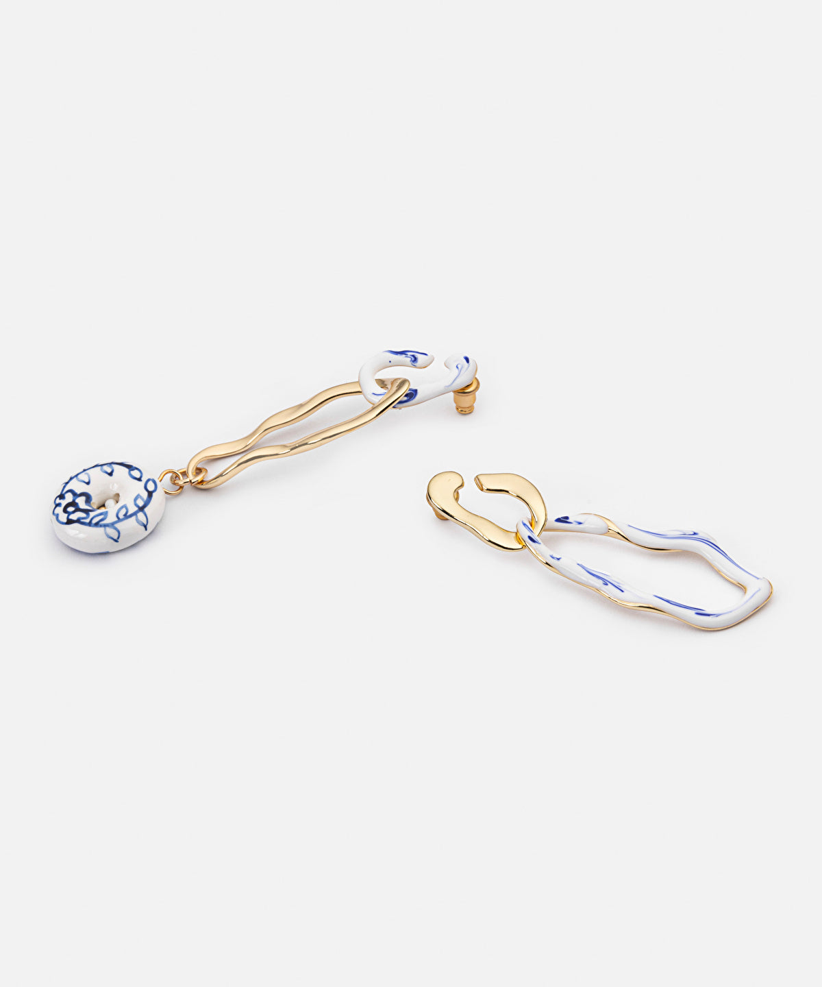 Zoomed Dangling Asymmetric Earrings