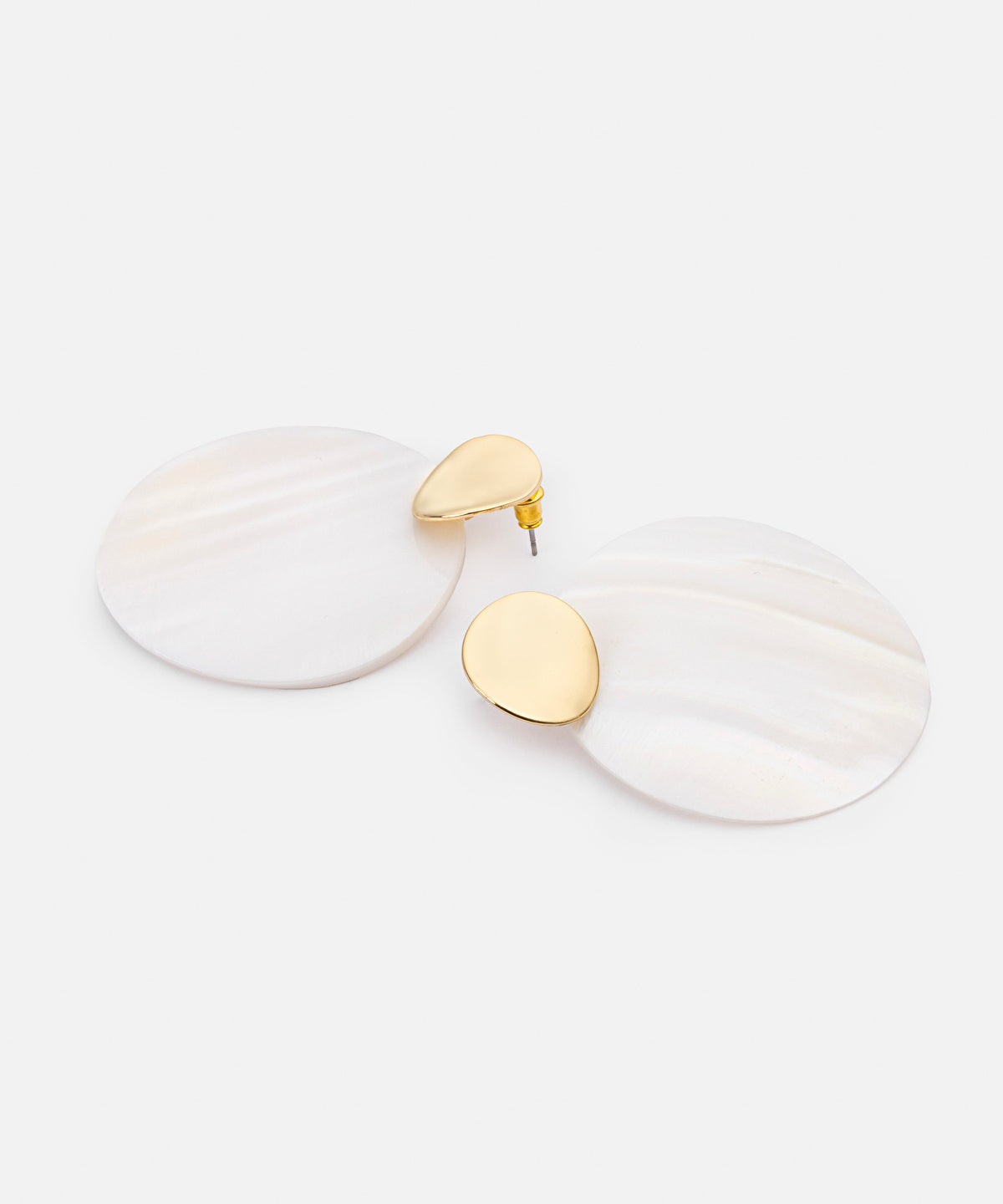 Earrings With Contrast Resin