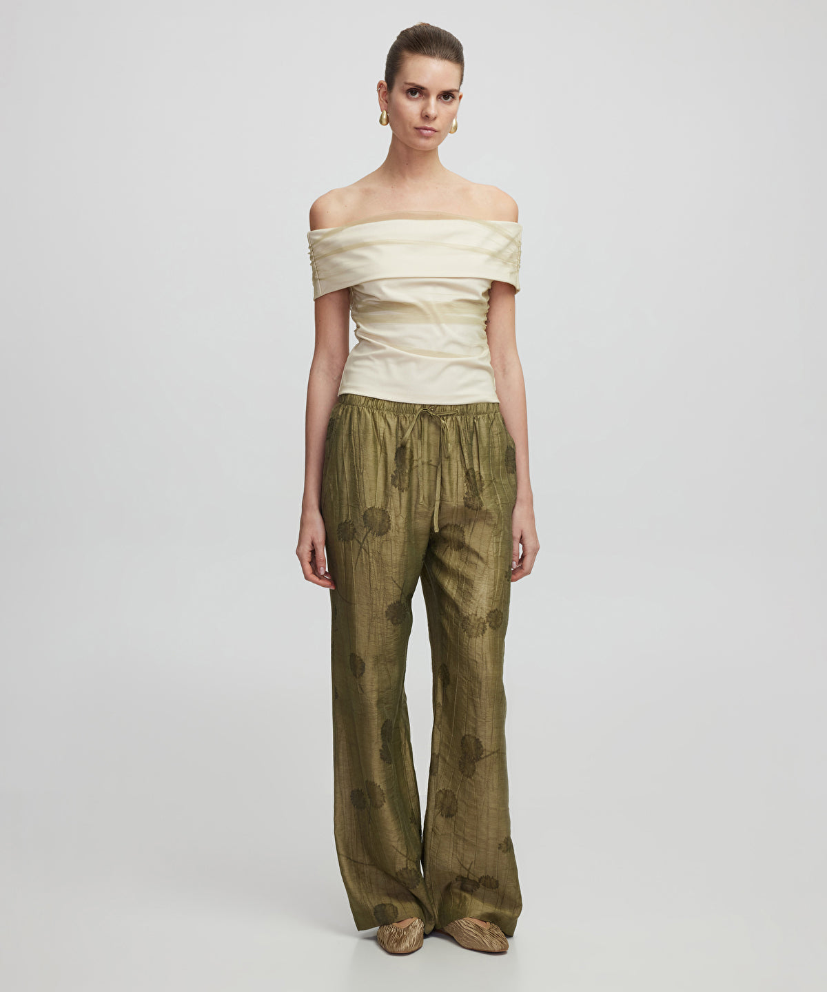 Zoomed Off-The-Shoulder Top