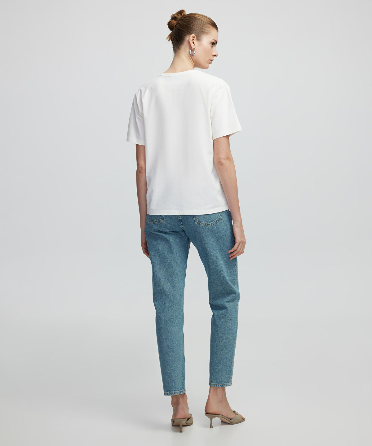 Zoomed V-Neck T-Shirt