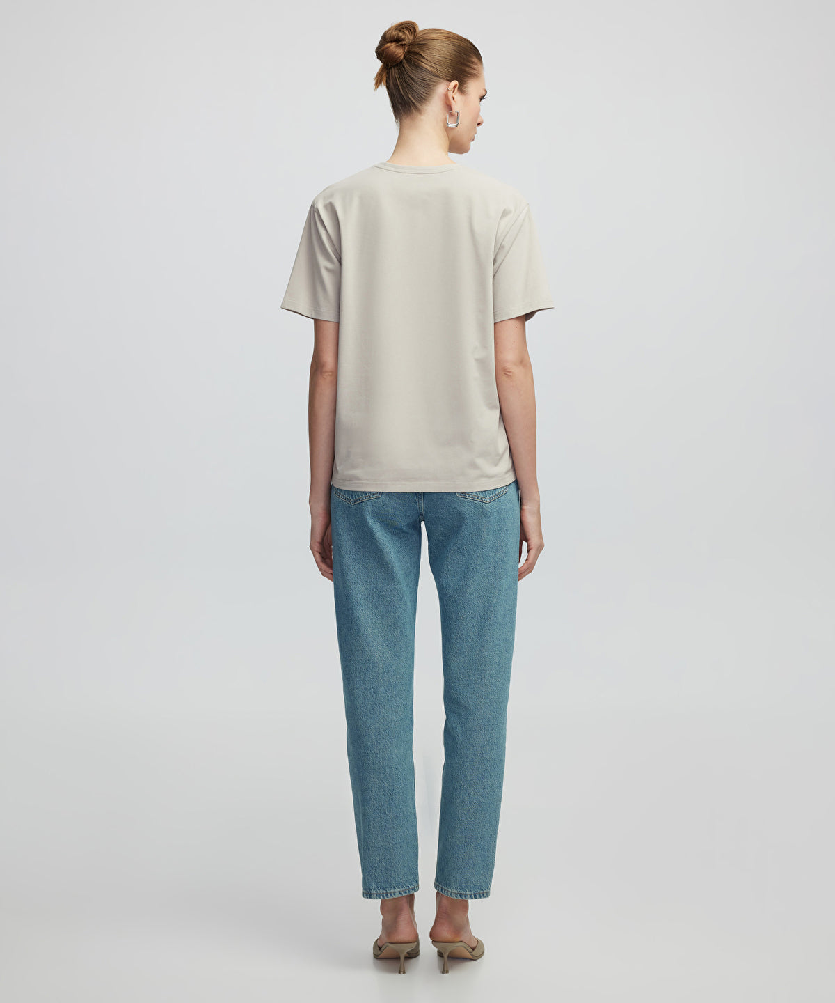 Zoomed V-Neck T-Shirt