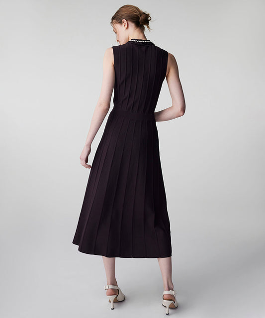 Contrast Collar Knit Dress