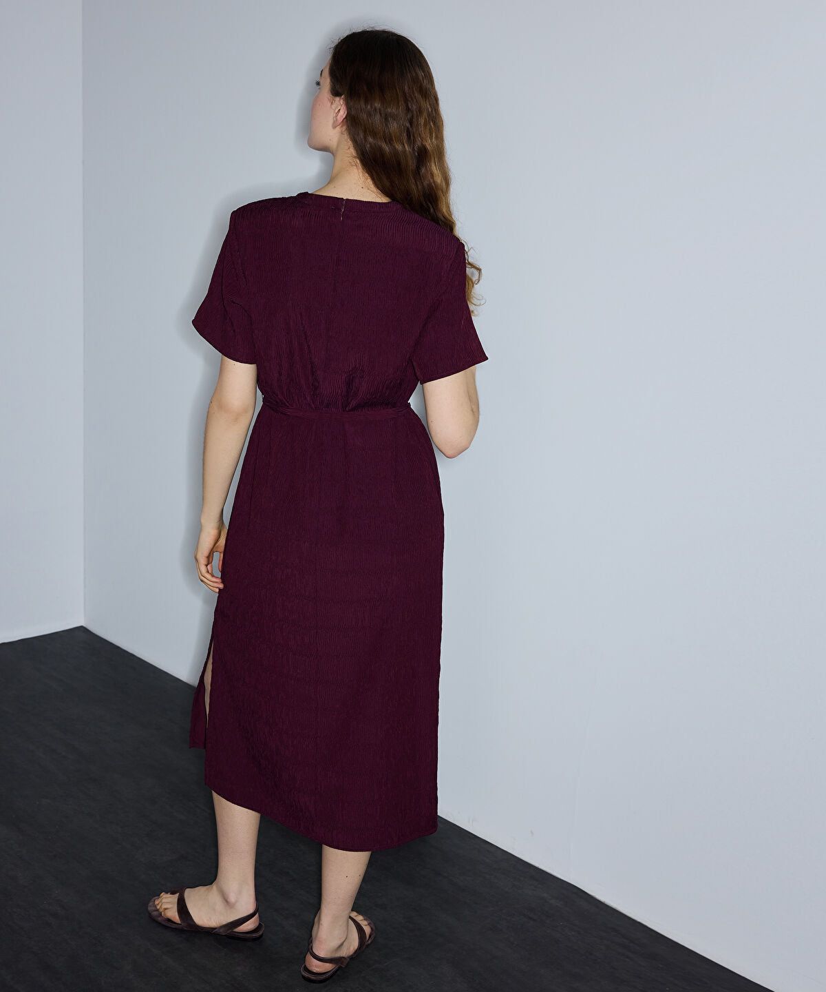 Zoomed Belted Crinkle-Effect Dress