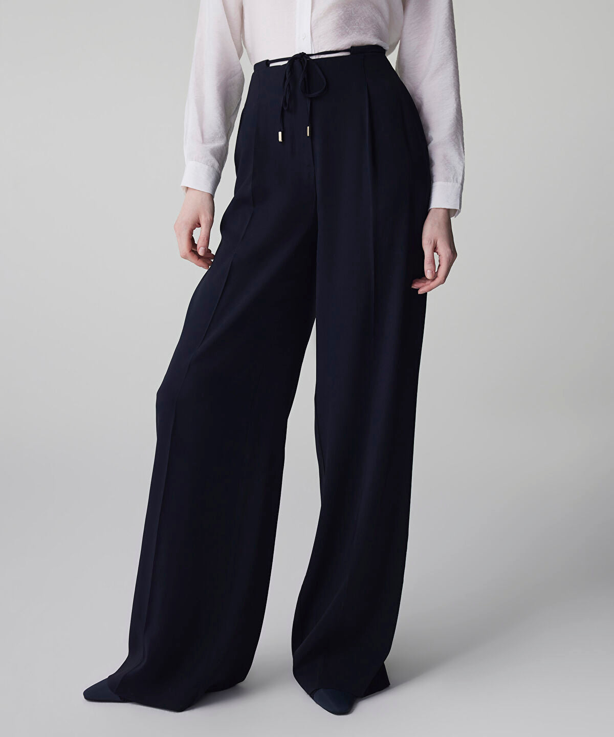 Zoomed Tie Waist Wide-Leg Trousers