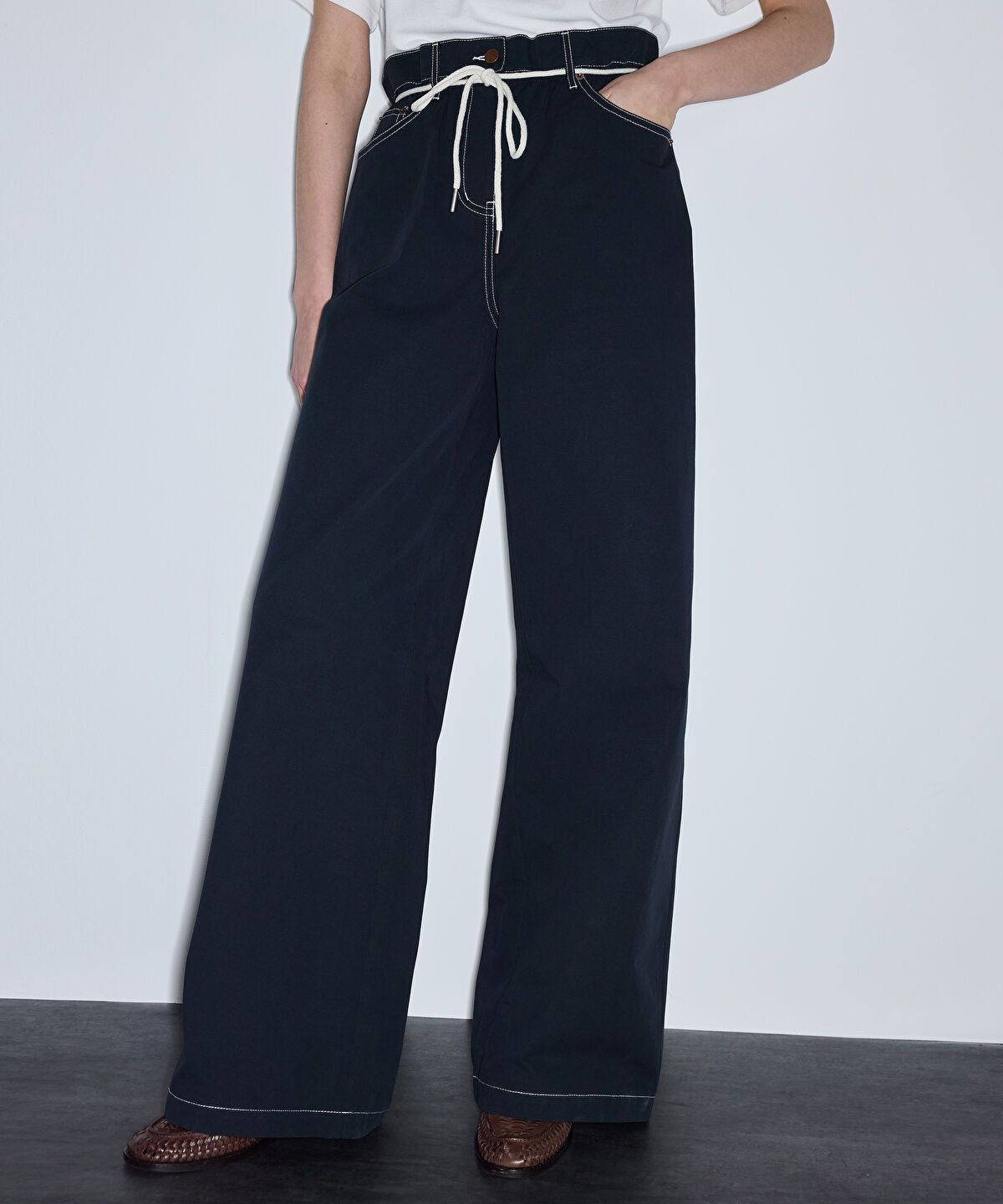 Zoomed Wide-Leg Trousers with Rope Belt