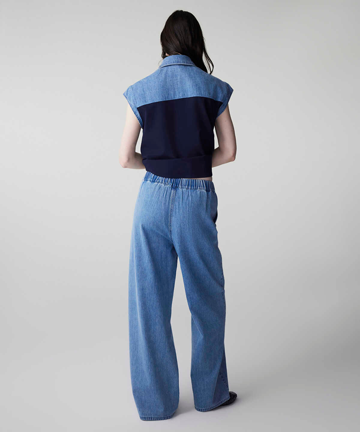 Zoomed Contrast Waistband Jeans