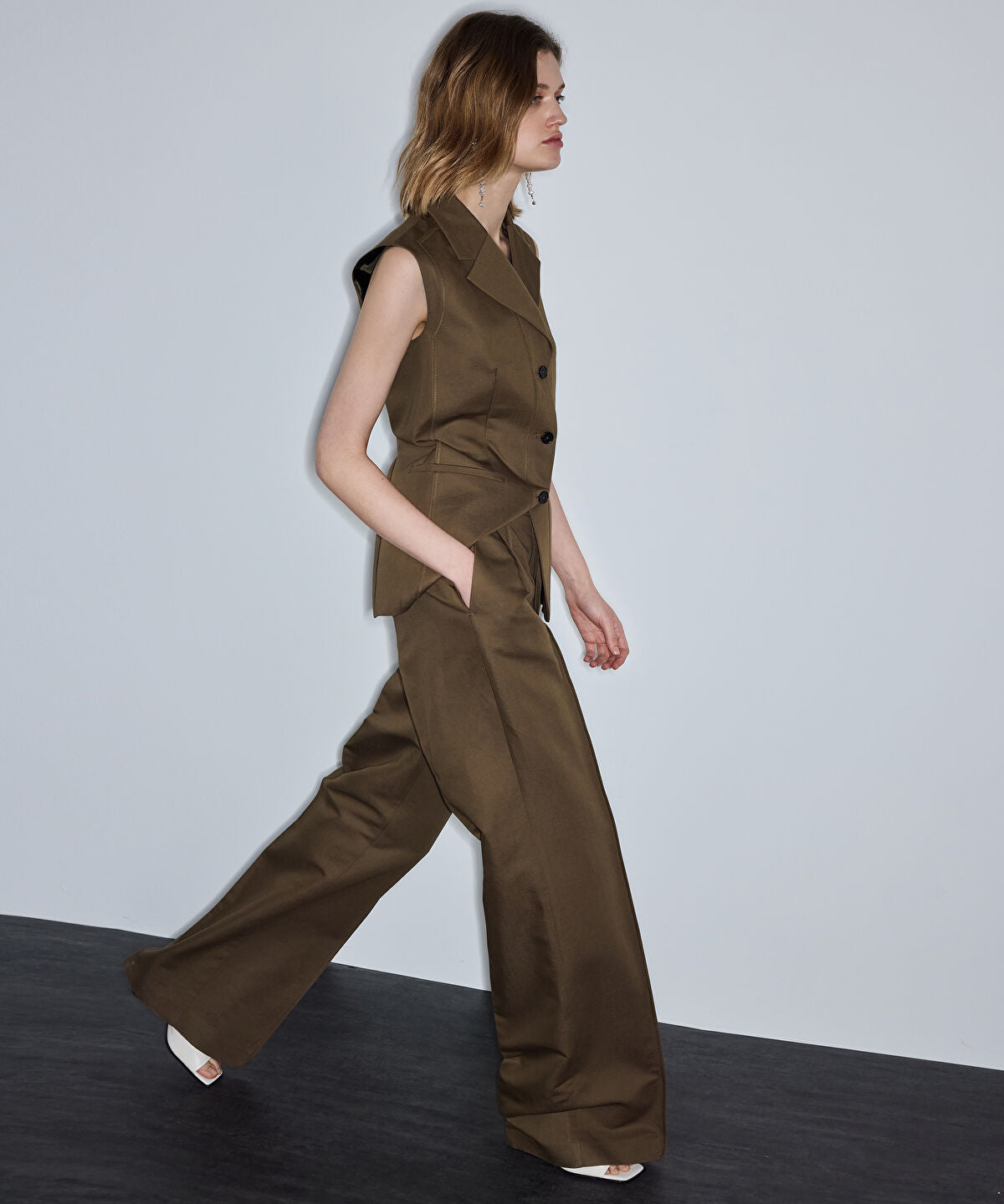 Zoomed Belted Wide Leg Trousers