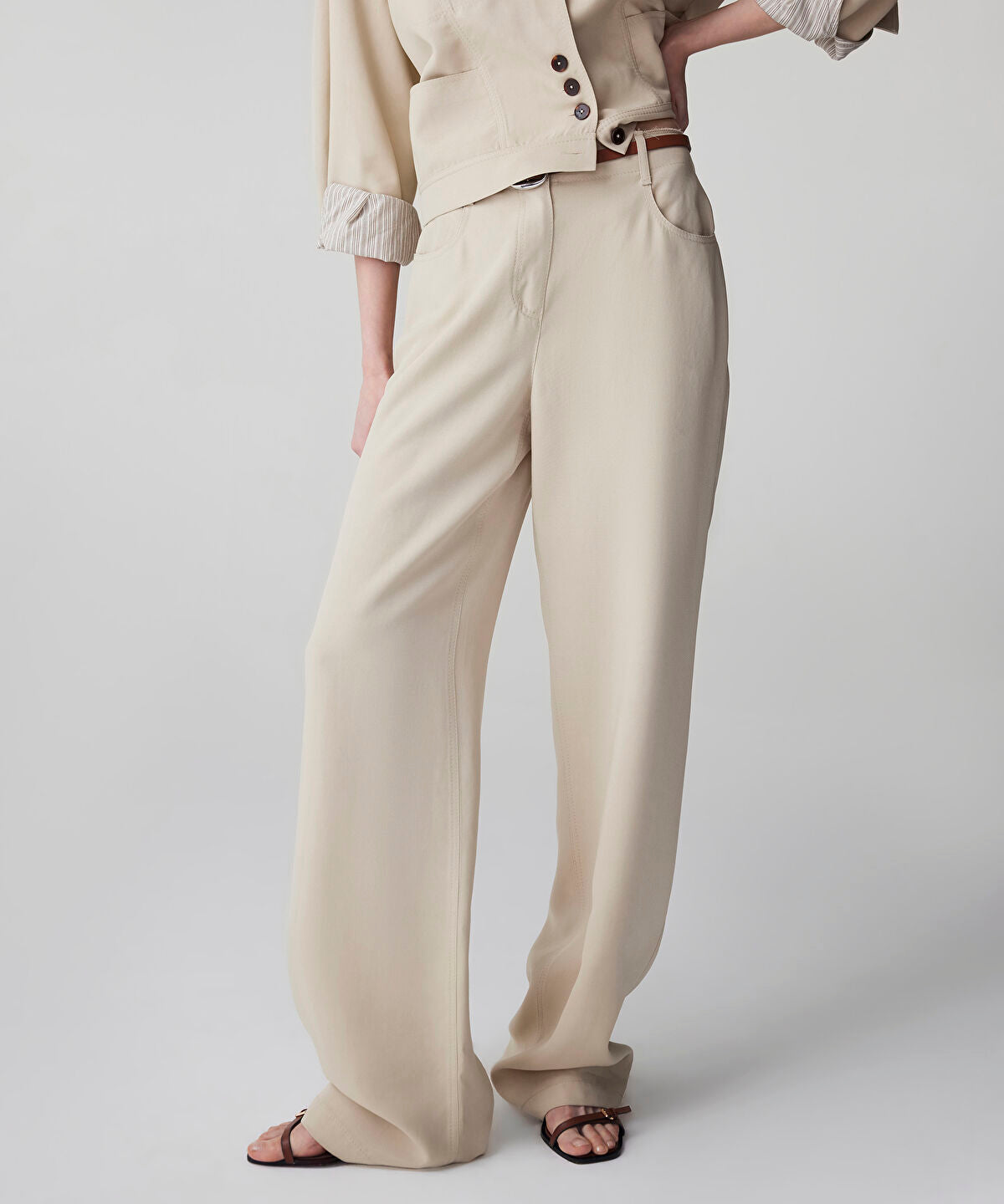 Zoomed Belted Straight Trousers