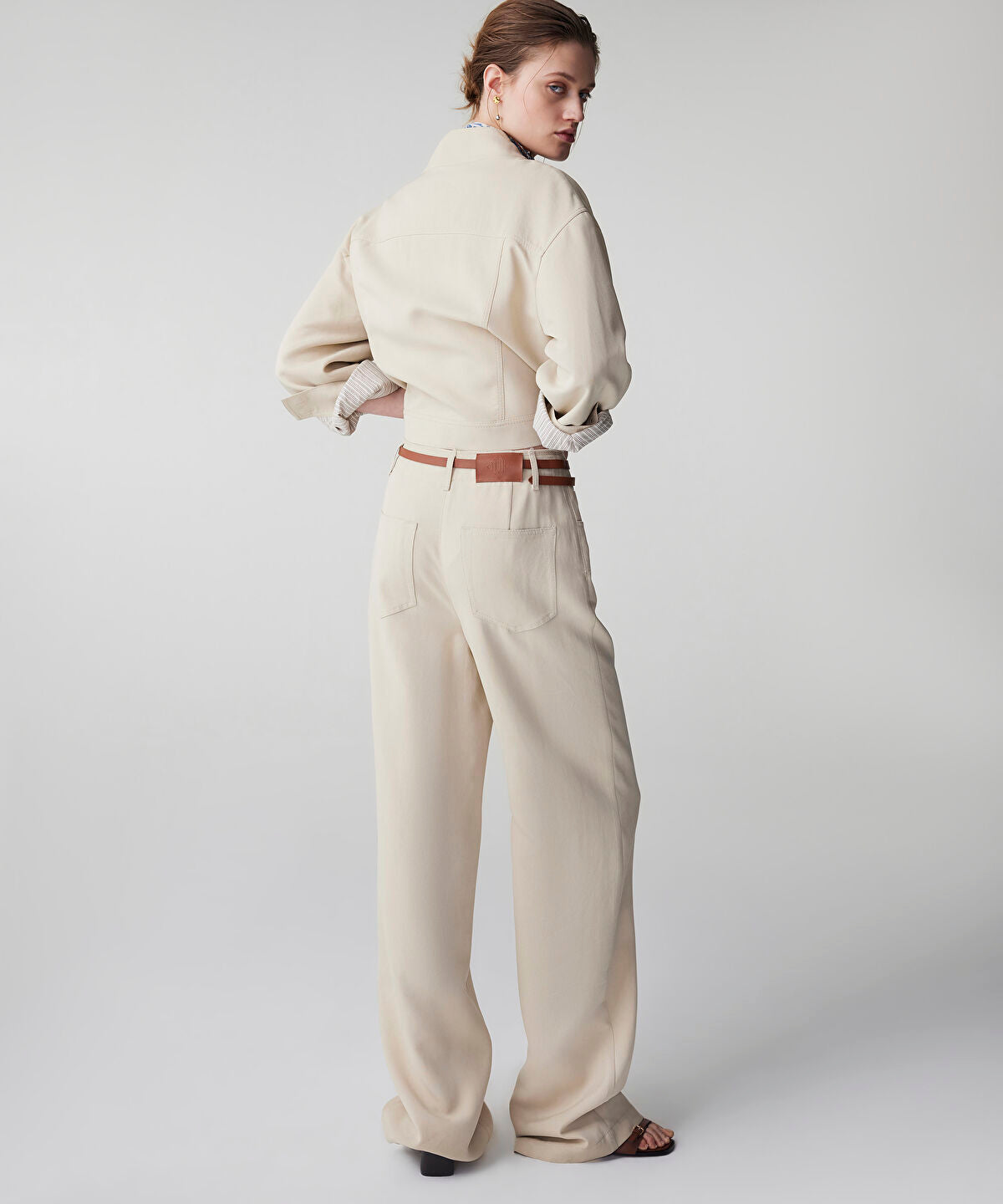 Zoomed Belted Straight Trousers