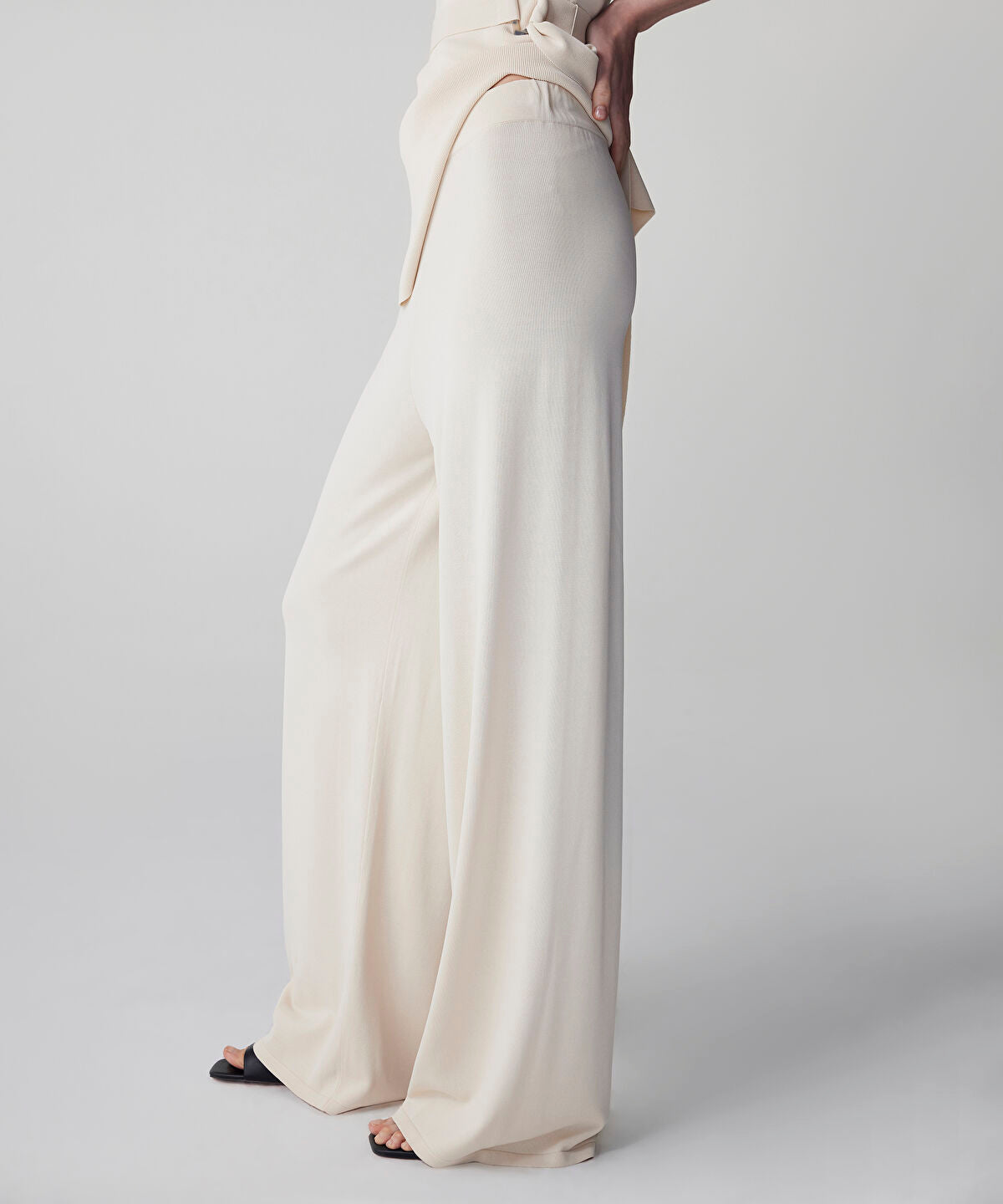 Zoomed Wide Leg Knit Trousers