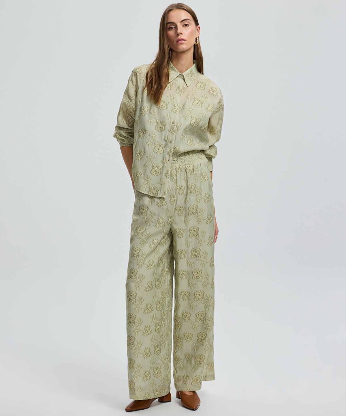 Floral Embroidered Trousers