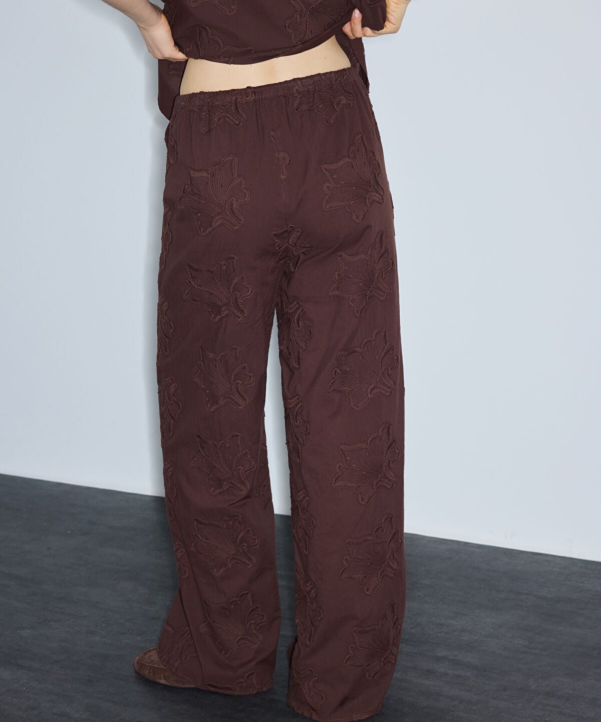 Zoomed Embroidered Trousers