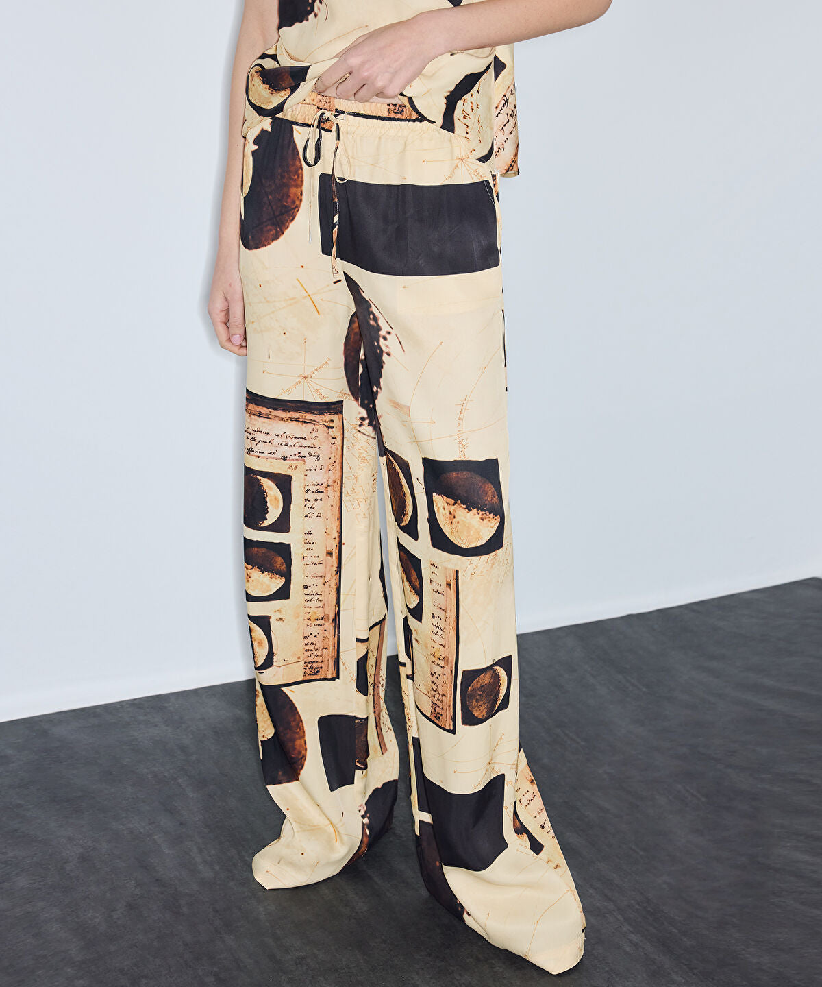 Zoomed Printed Wide-Leg Trousers