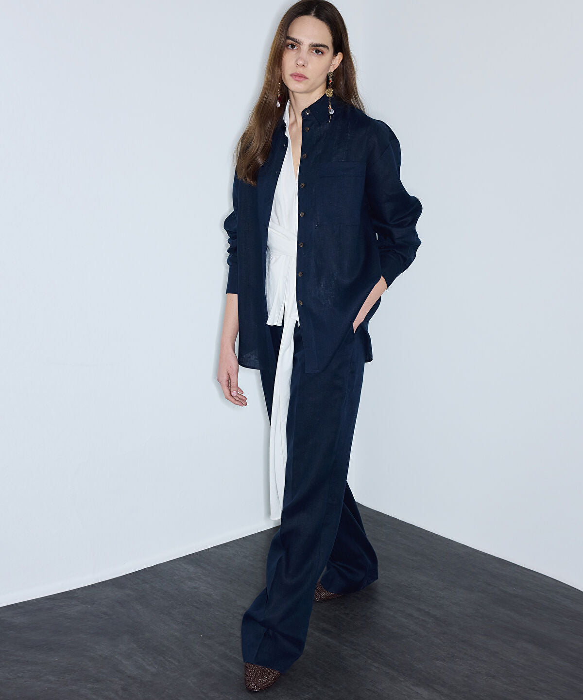 Zoomed Belted Linen Wide-Leg Trousers