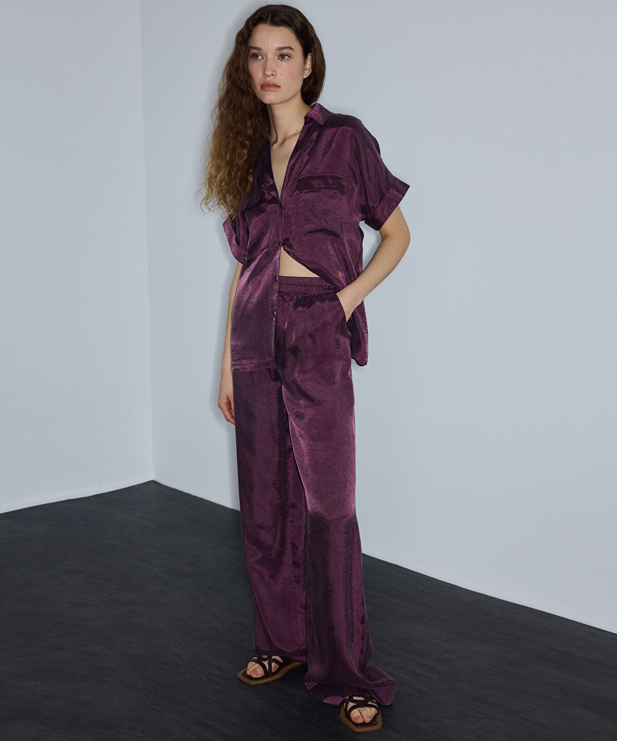 Zoomed Elastic Waist Trousers