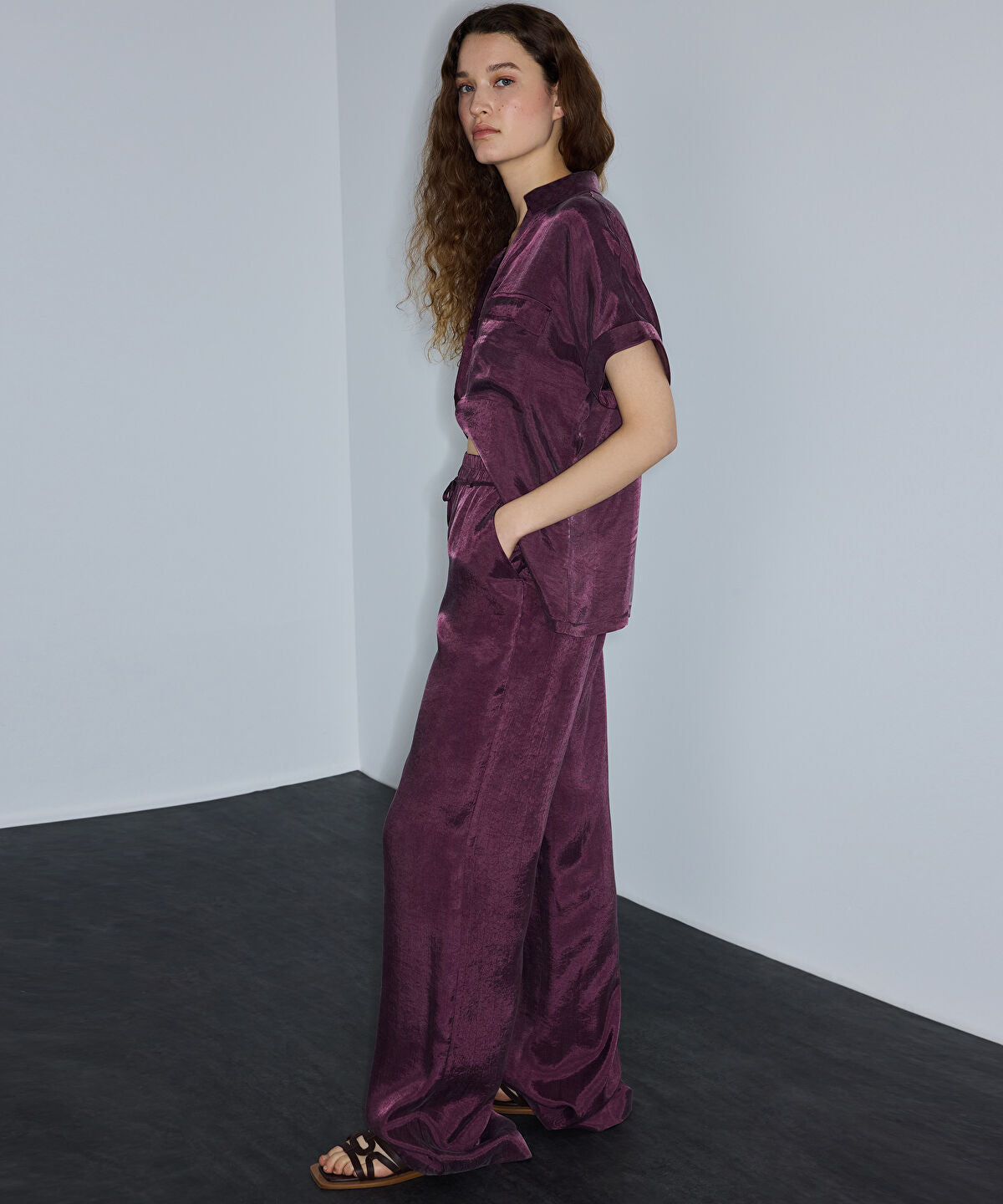 Zoomed Elastic Waist Trousers
