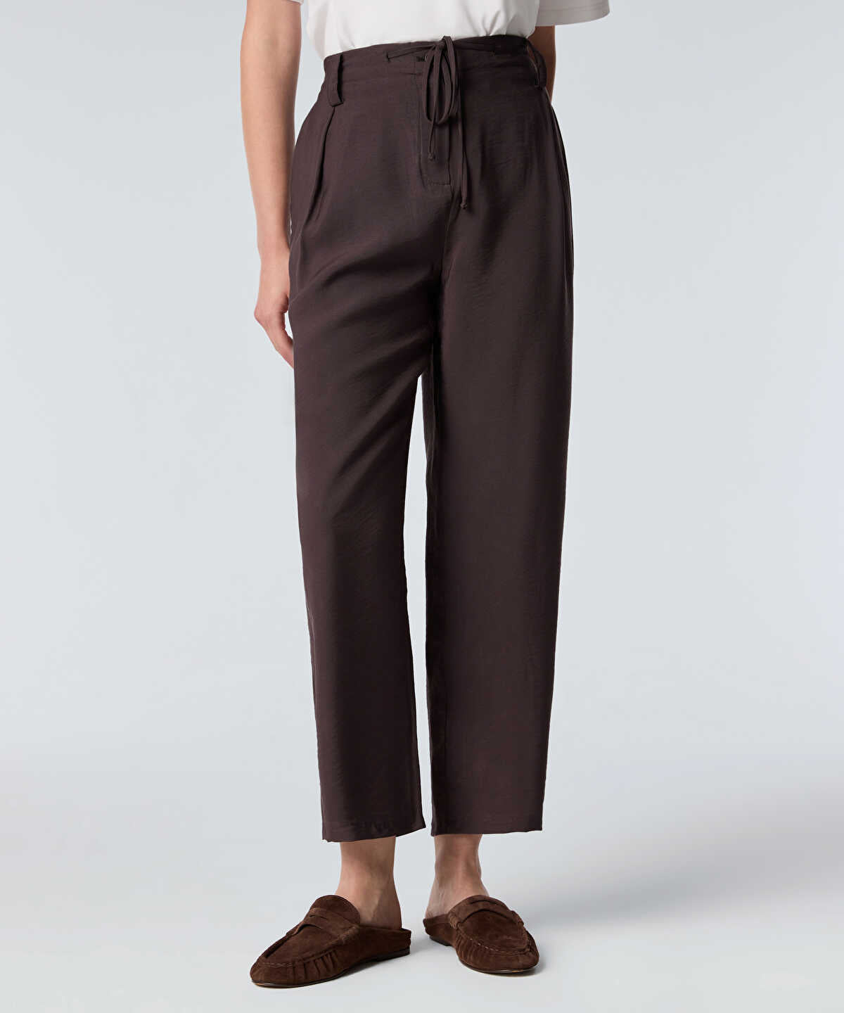 Tie-Waist Carrot Fit Trousers