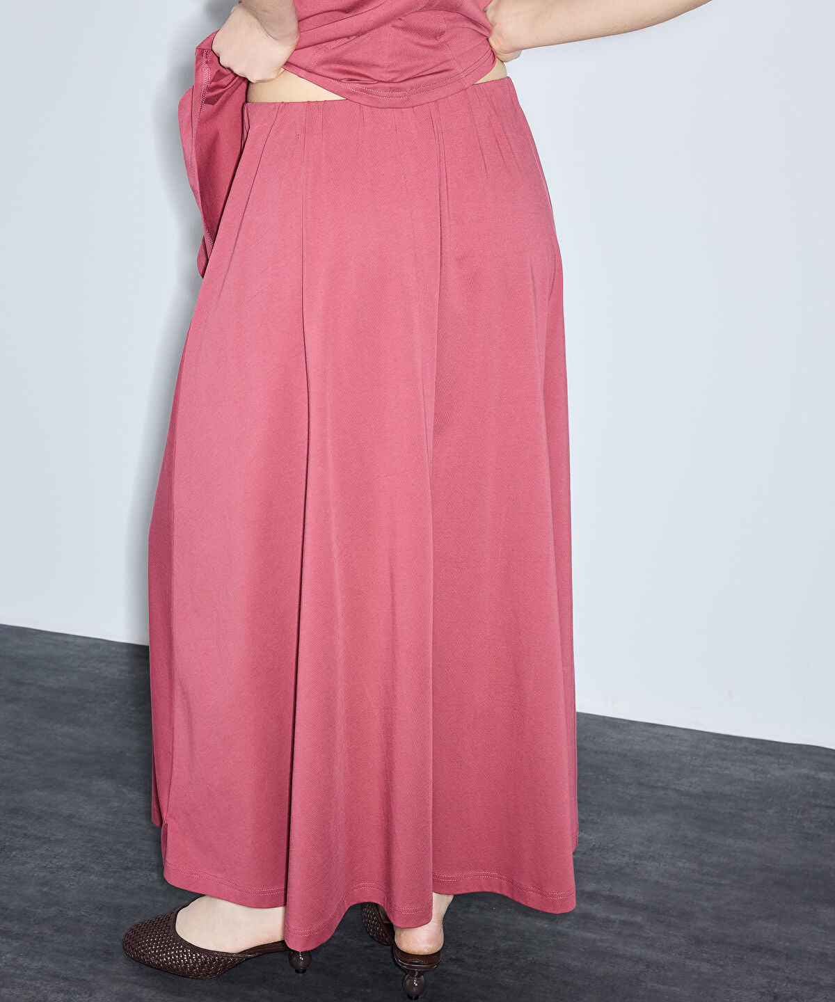 Elastic Waist Maxi Skirt