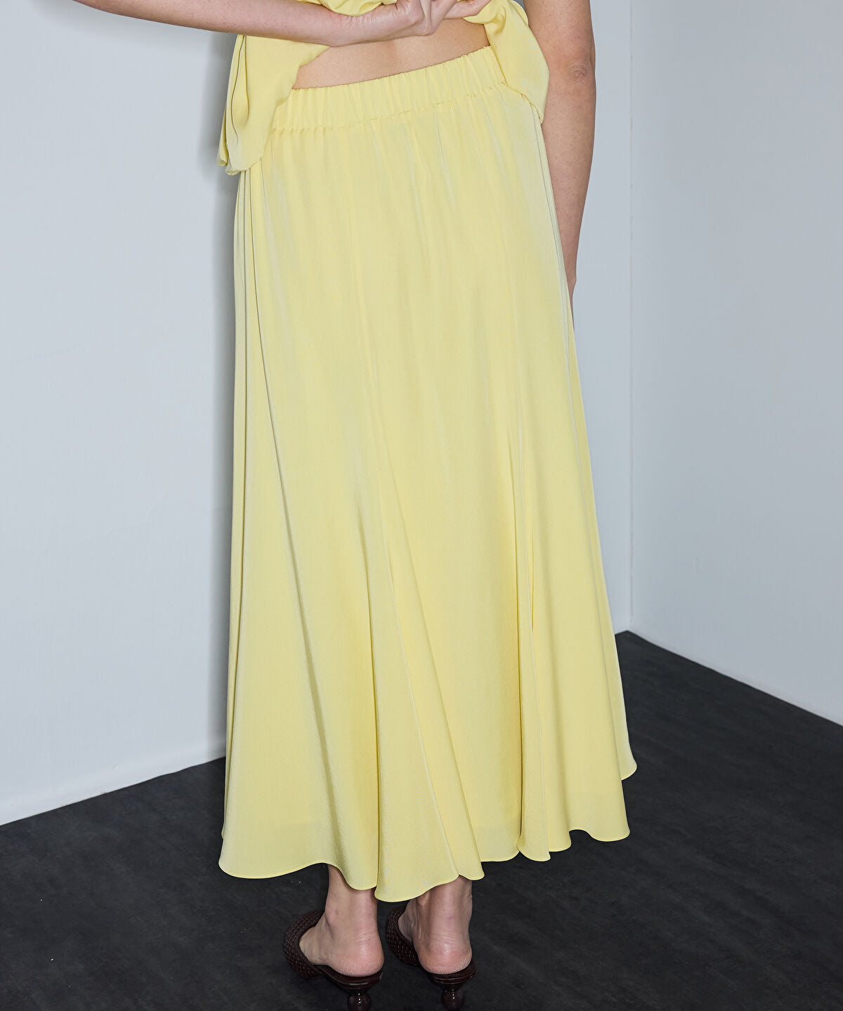 Zoomed Tie-Waist Skirt