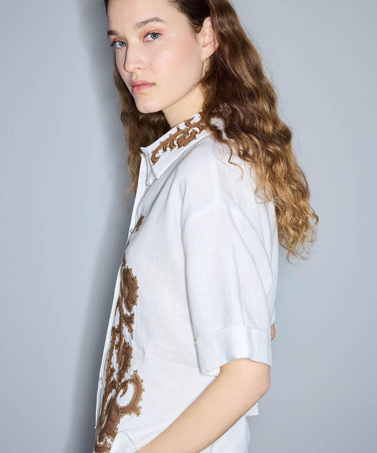 Zoomed Embroidered Linen Jacket