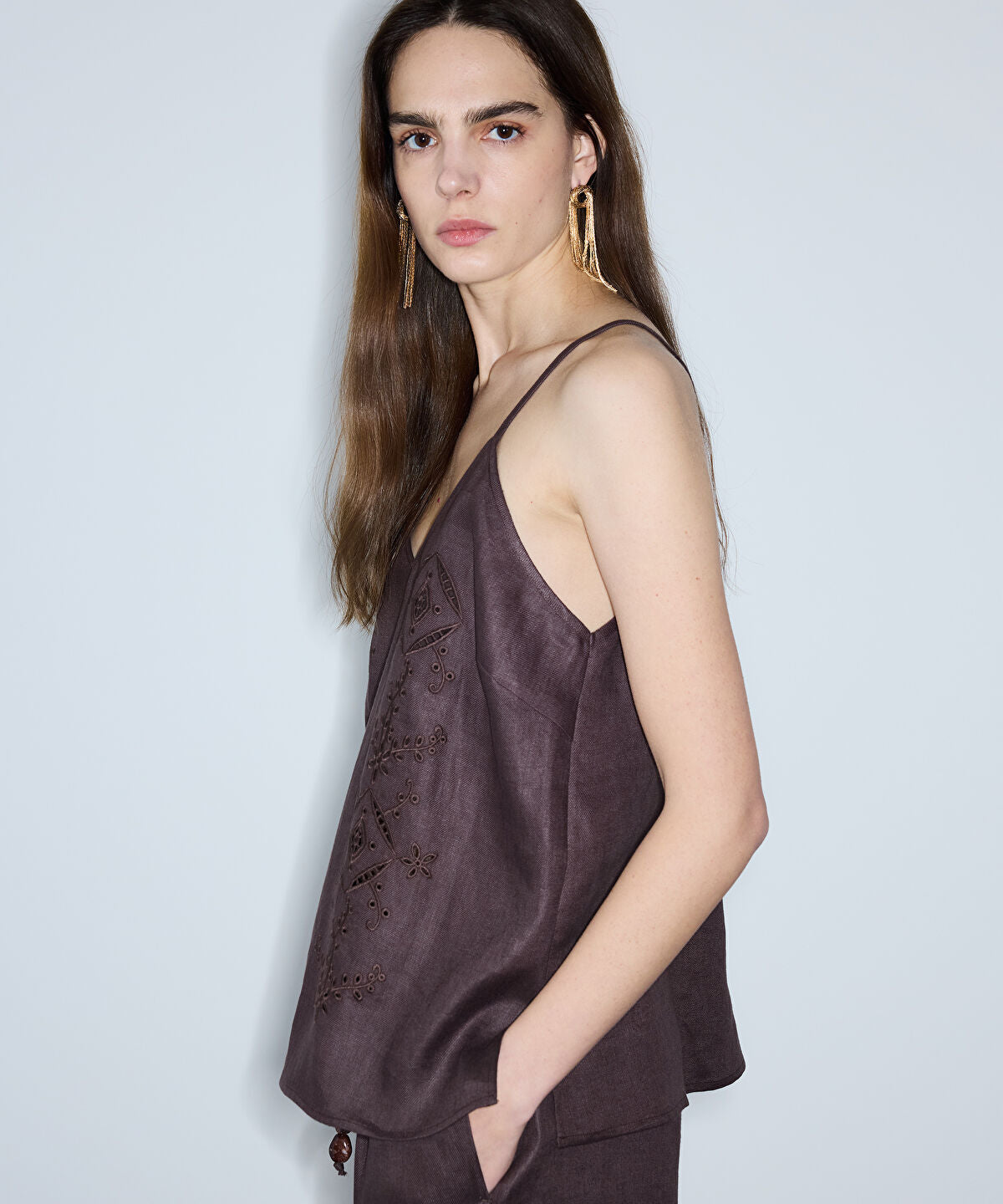 Zoomed Embroidered V-Neck Linen Blouse