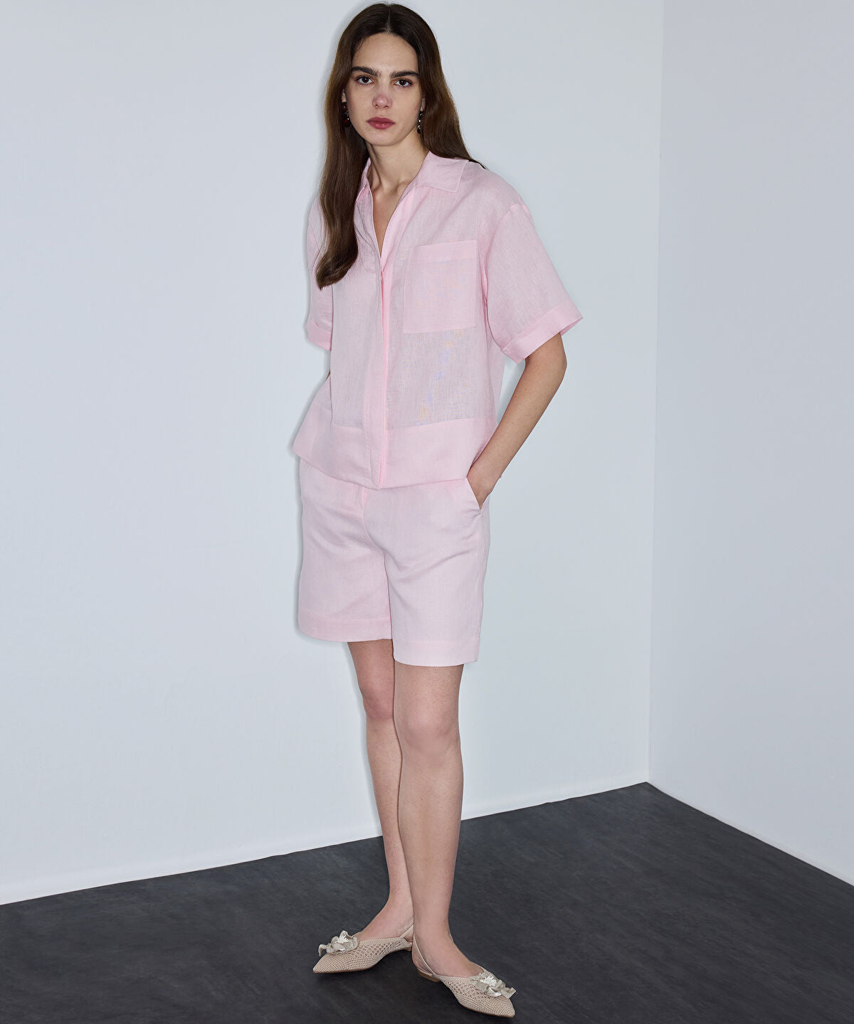 Zoomed Single-Pocket Linen Blouse
