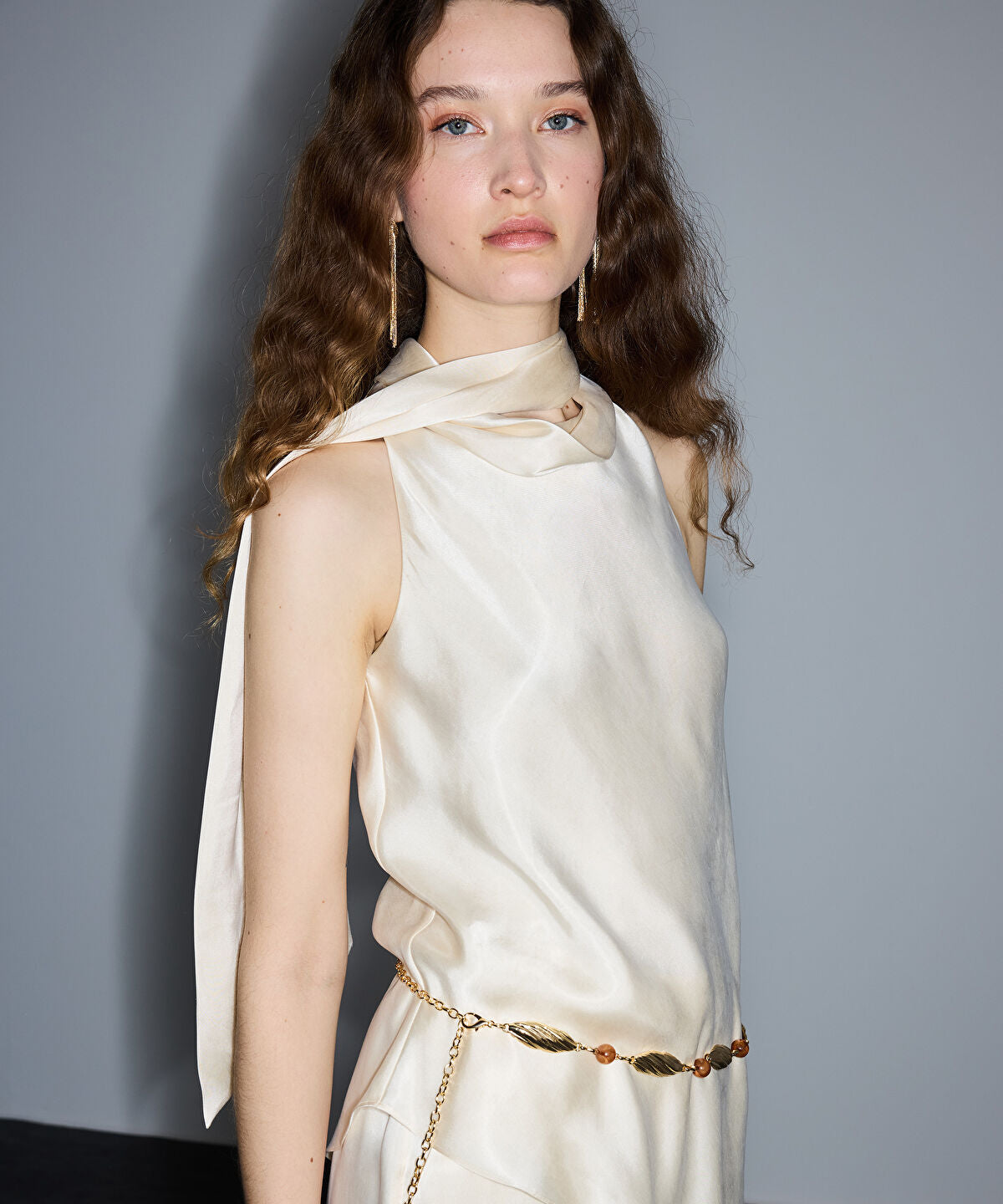 Zoomed Halter Blouse with Detachable Scarf