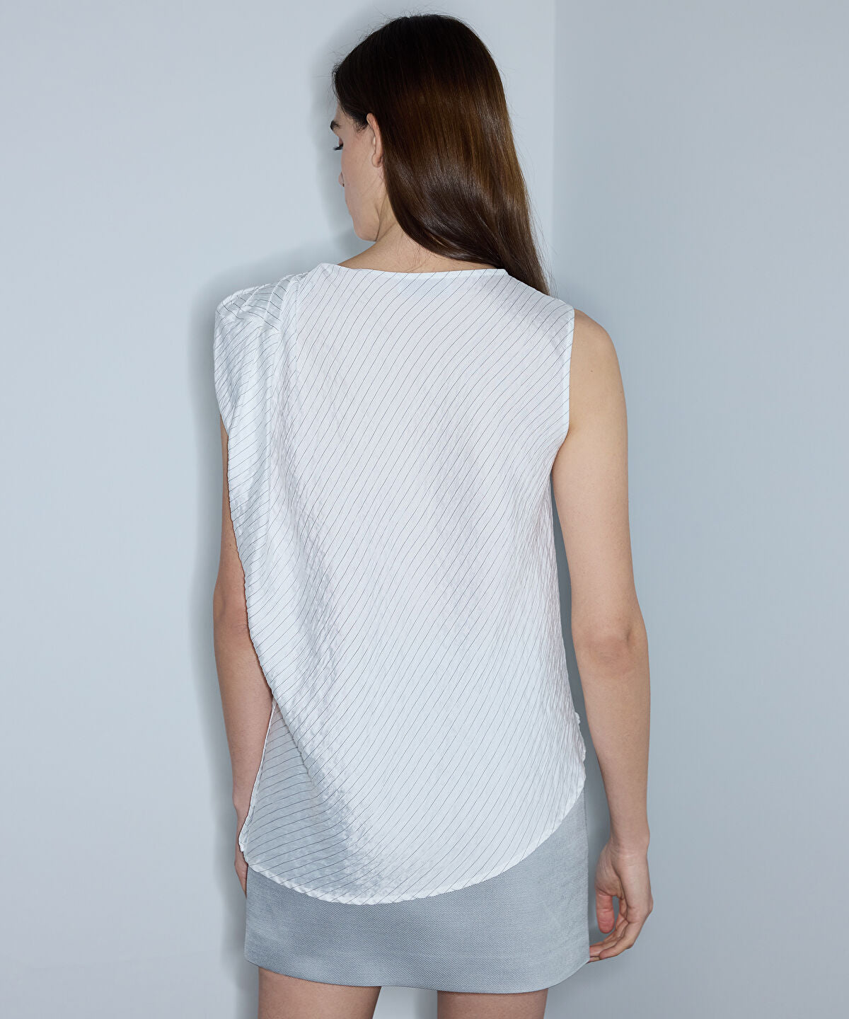 Zoomed Asymmetric Twisted Striped Blouse