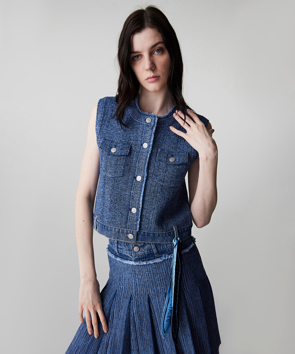 Zoomed Mixed Knit Vest 