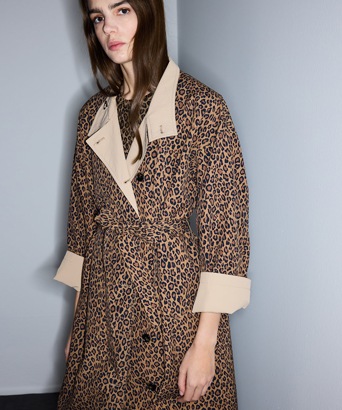 Zoomed TRENCH COAT