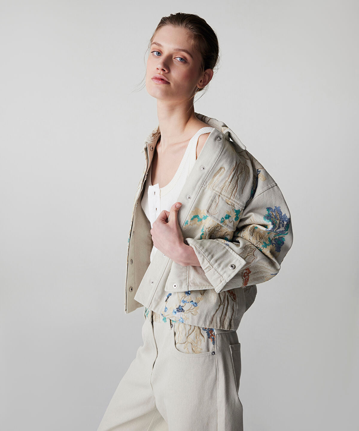 Zoomed Embroidered Sequinned Coat