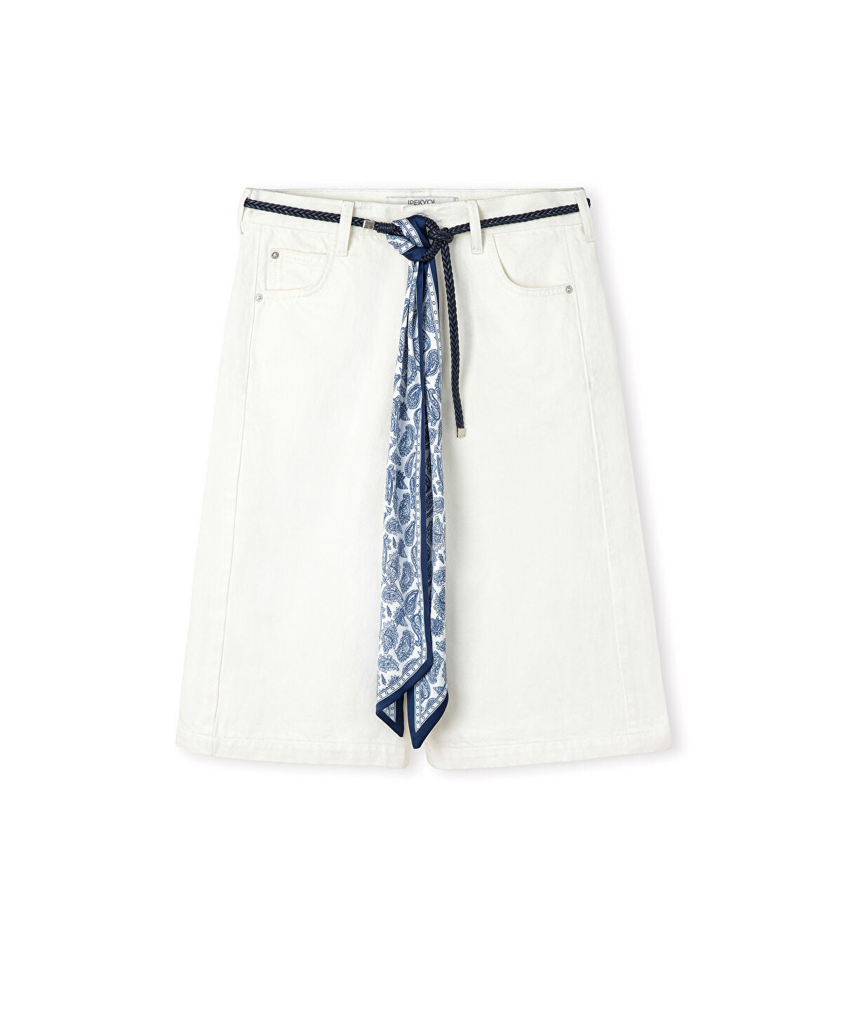 Zoomed Belted Bermuda Shorts