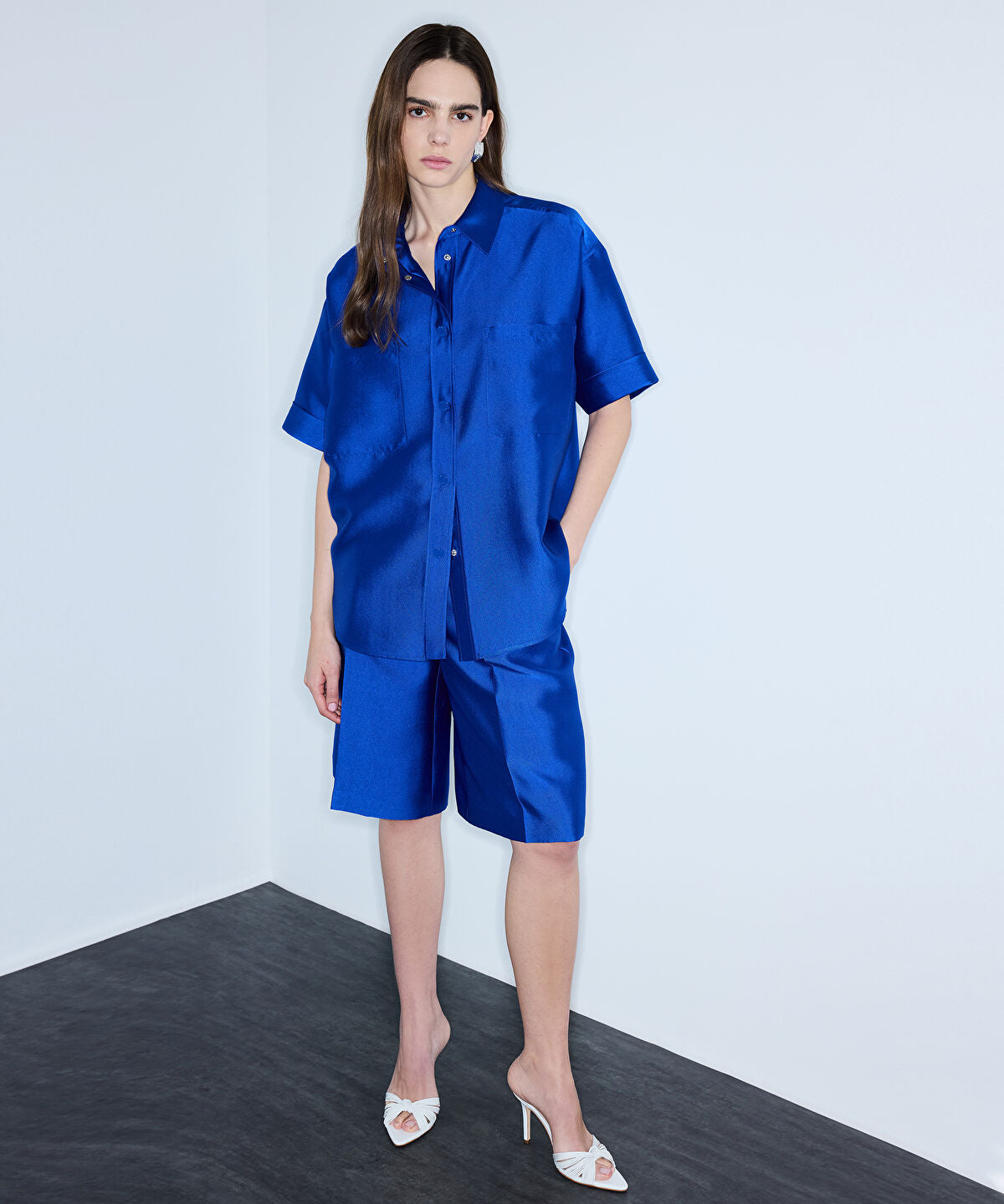 Zoomed Bermuda Shorts with Pressed Creases