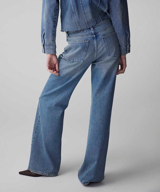 Wide-Leg Jeans