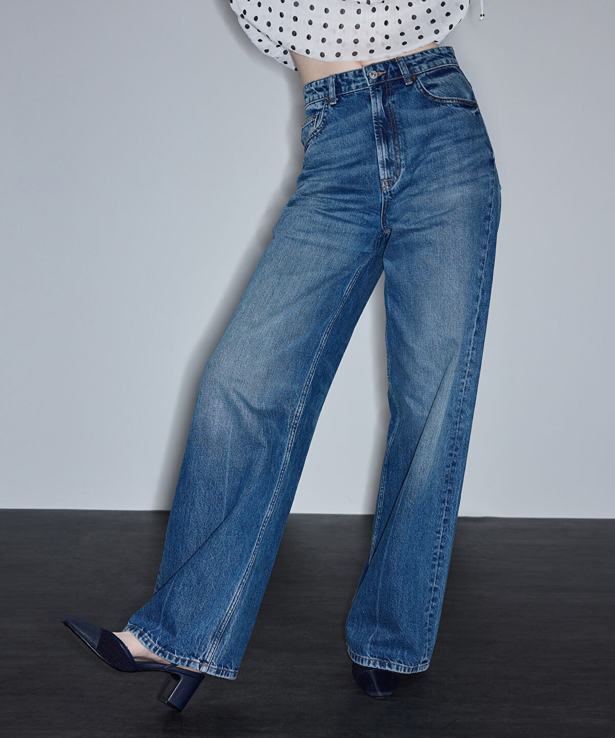 Zoomed Wide Leg Jeans