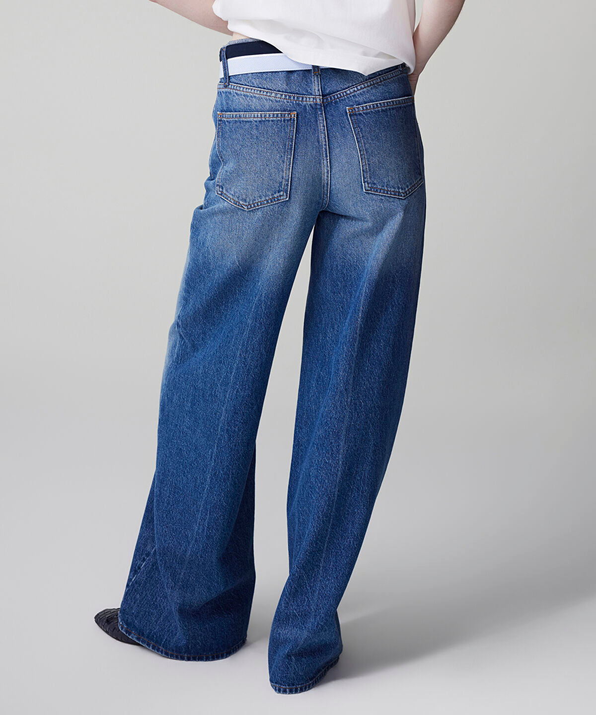 Zoomed Contrast Waist Wide Leg Jeans