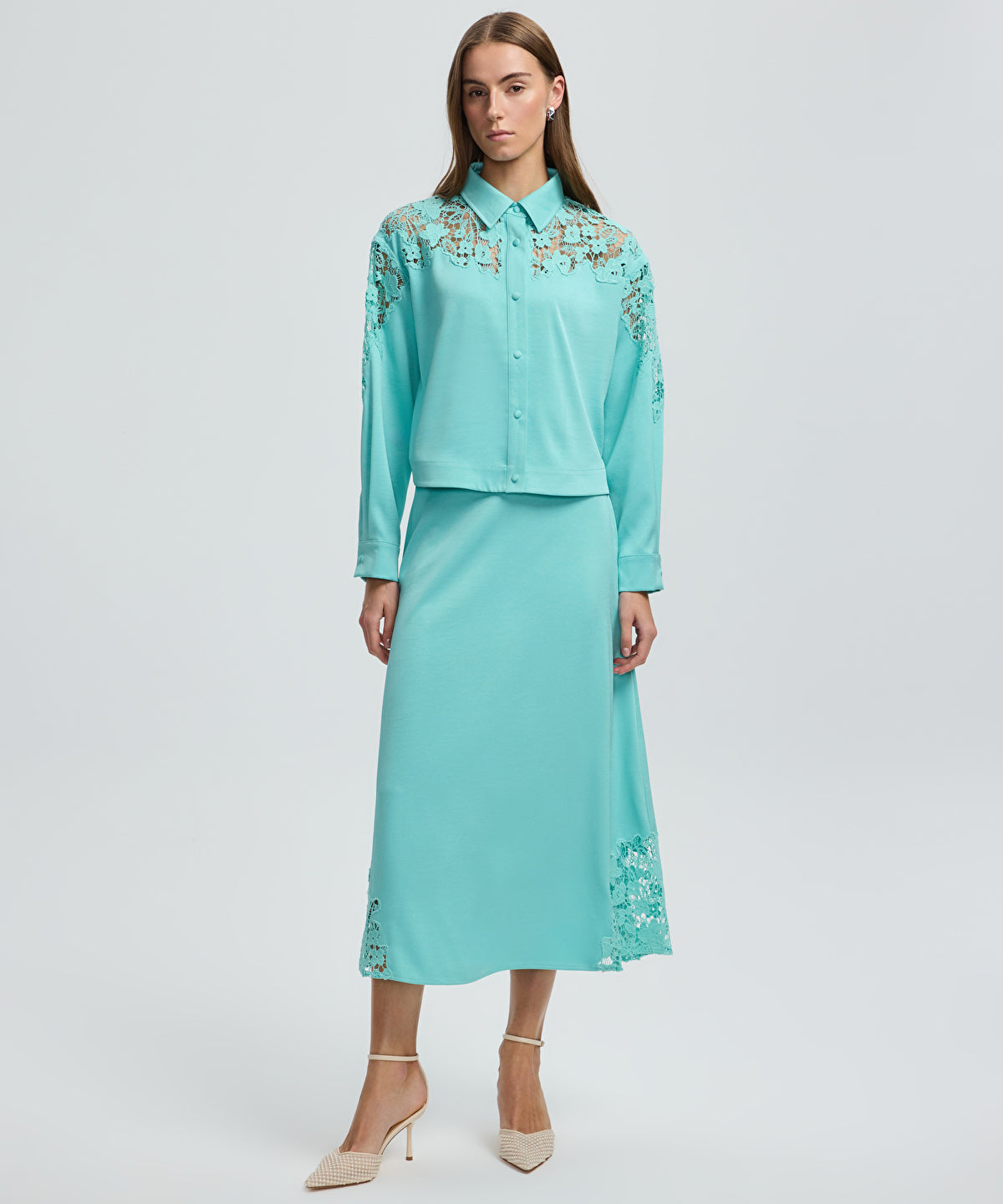 Zoomed Shirt with Floral Lace Panel