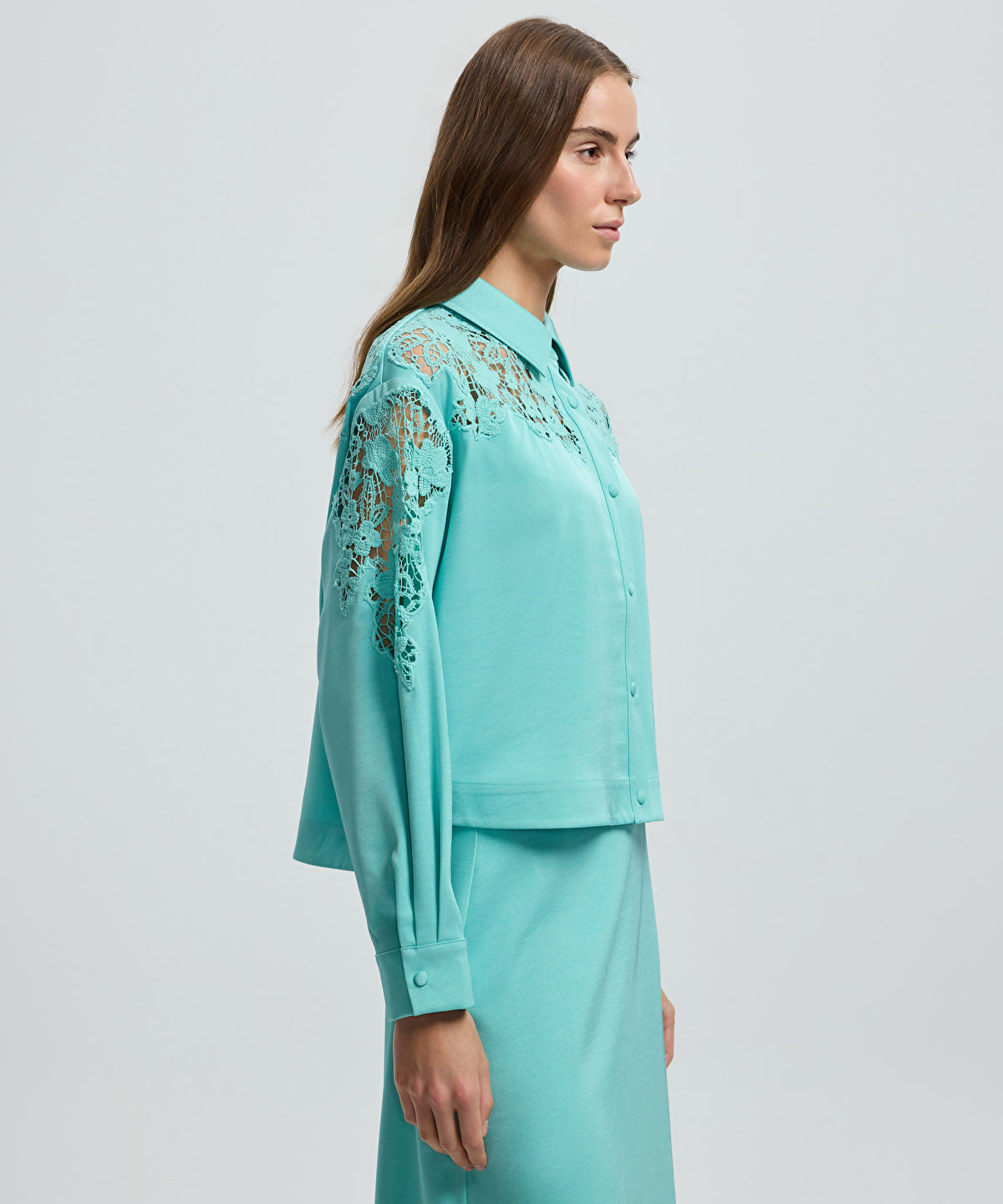 Zoomed Shirt with Floral Lace Panel