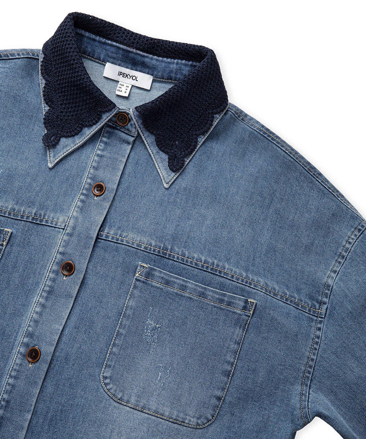 Zoomed Crochet Collar Denim Shirt
