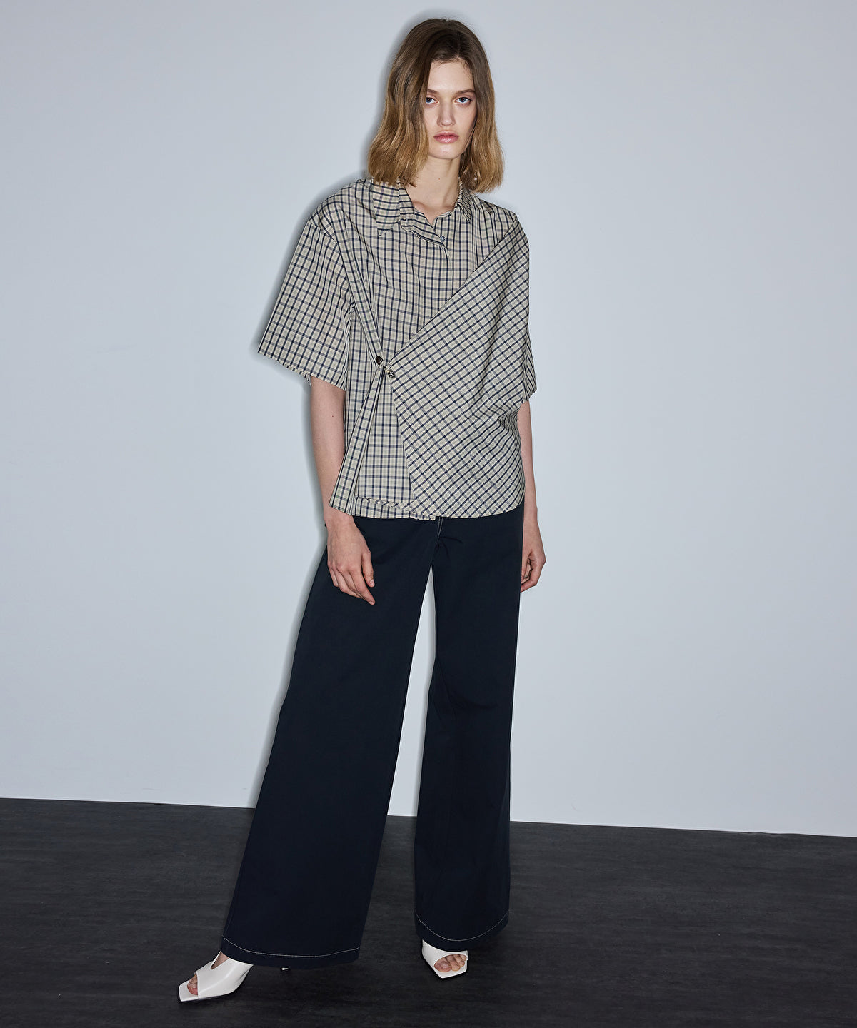 Zoomed Asymmetric Plaid Shirt