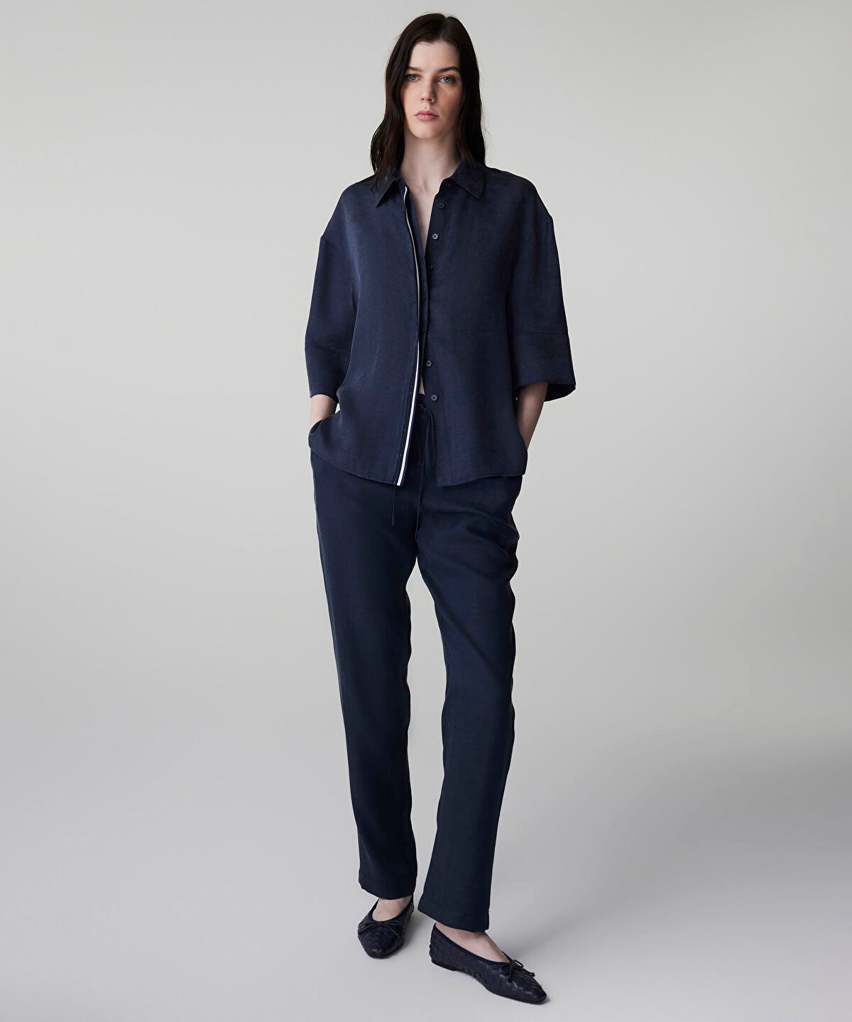 Zoomed Rhinestone Embellished Contrast Piped Shirt